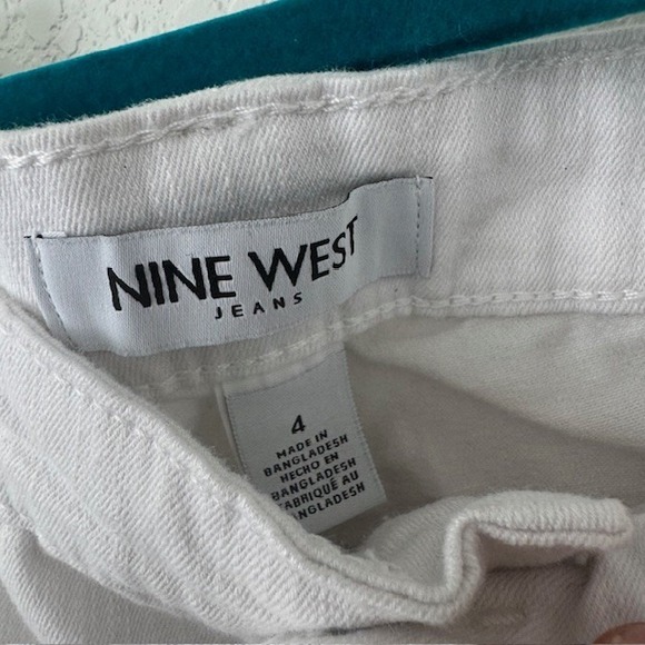 Nine West Chrystie Capri White Denim Jeans Women's Size 4 Cropped Stretch - Picture 9 of 12